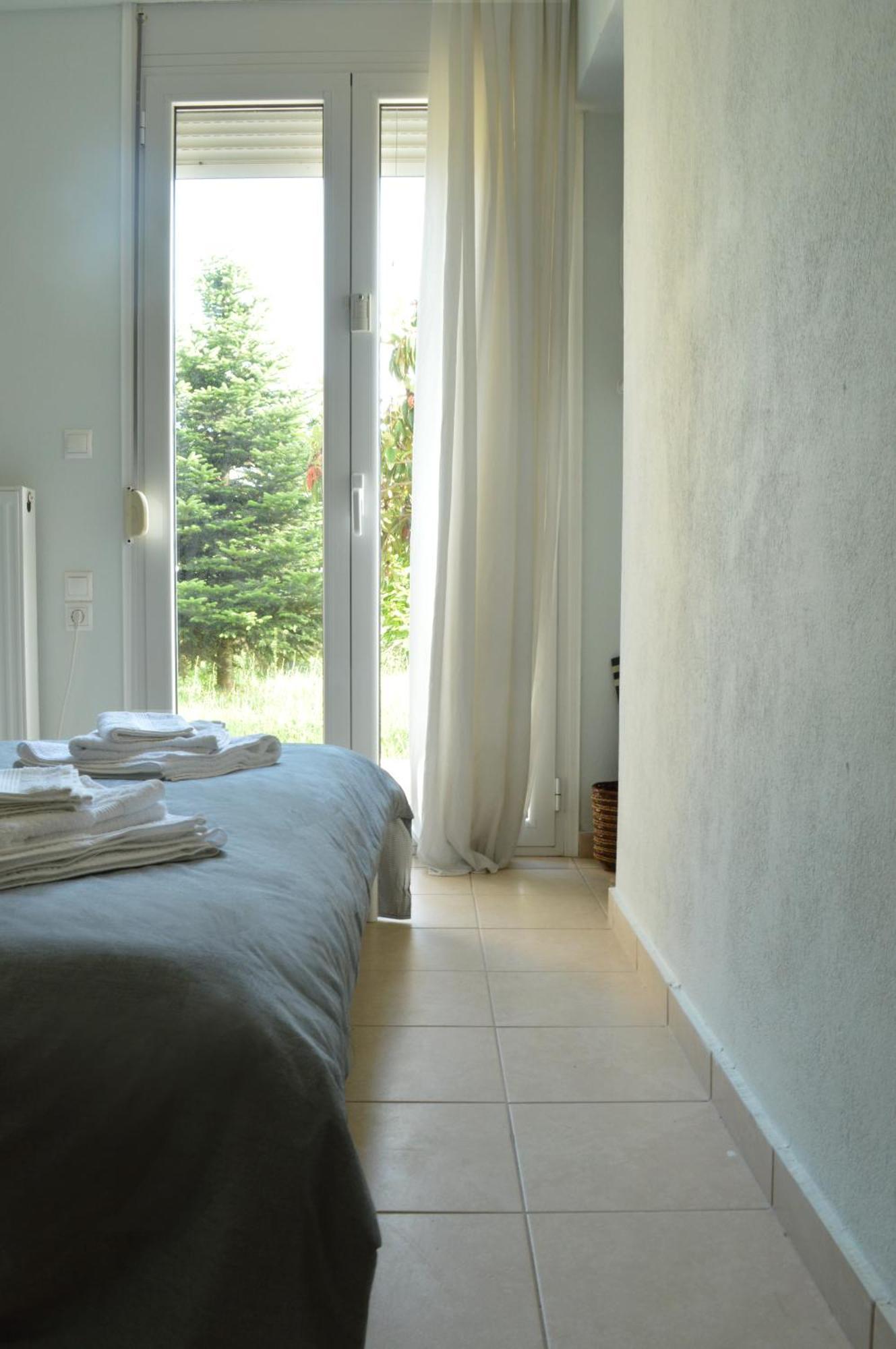 Sunny Retreat With A Garden Terrace Private Room Ioannina Ngoại thất bức ảnh